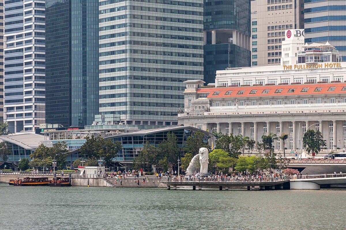 Merlion Park beside Singapore's Marina Bay waterfront