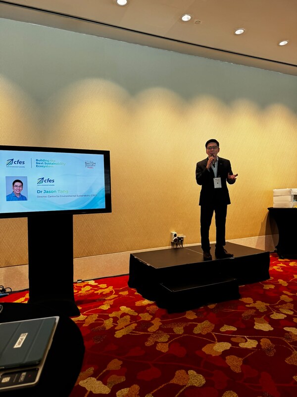 Director of CfES, Dr. Jason Tang, speaking at a sustainability session at SWITCH 2026